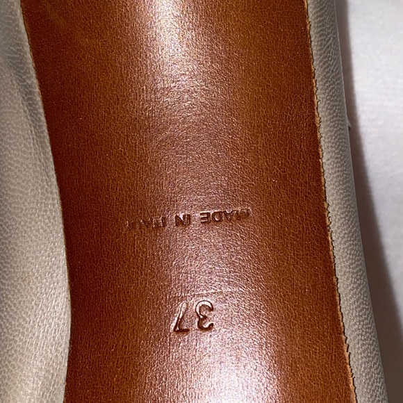 Louis Vuitton Paris Rare Leather Cone Heel Shoe - Picture 13 of 16